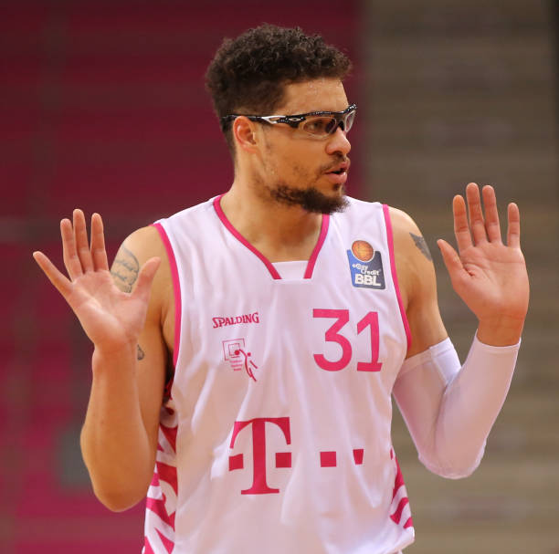 的铠甲与利 的铠甲与利