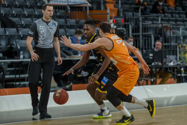 中近乎是传 中近乎是传