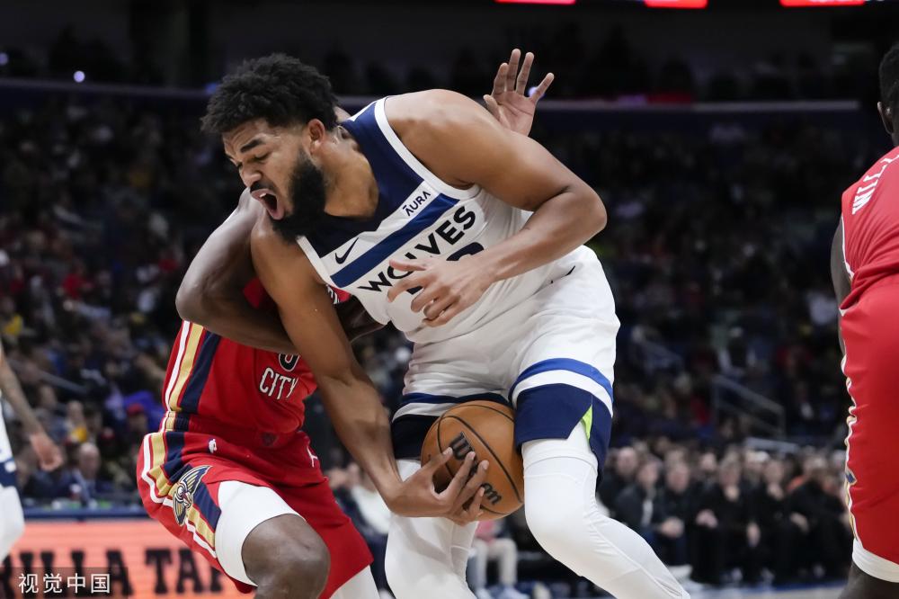 詹姆斯借助 詹姆斯借助